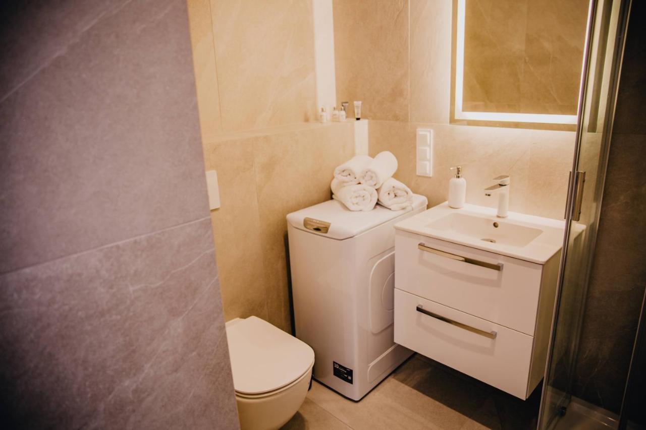 Jbhotels Apartament Premium Hanza Tower ชเตชชิน ภายนอก รูปภาพ