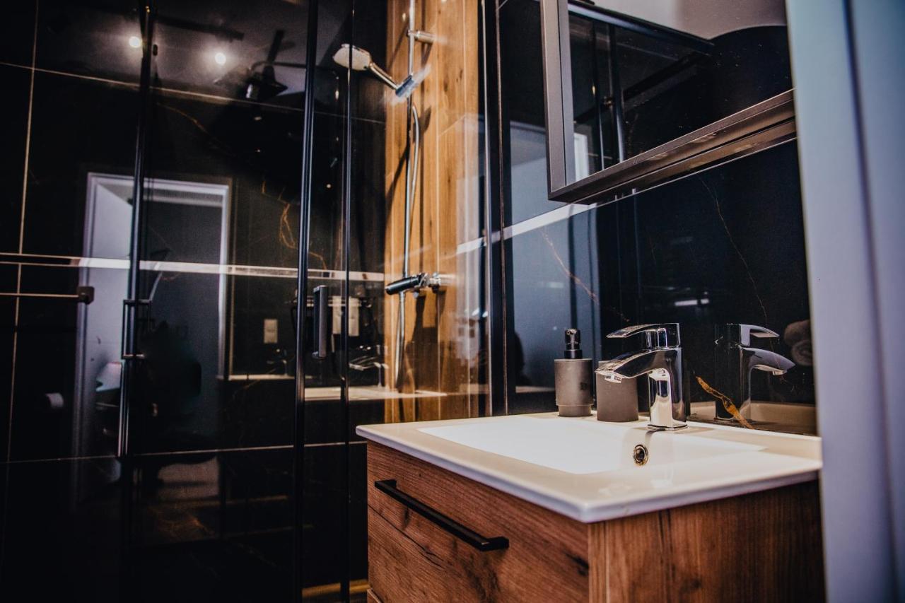 Jbhotels Apartament Premium Hanza Tower ชเตชชิน ภายนอก รูปภาพ