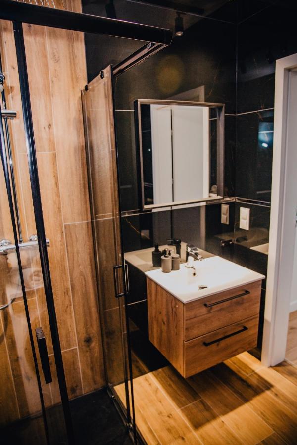 Jbhotels Apartament Premium Hanza Tower ชเตชชิน ภายนอก รูปภาพ